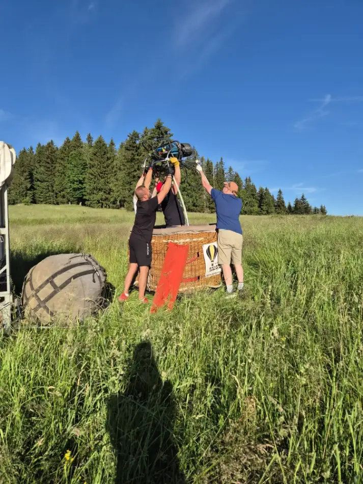 Lot balonem pod Śnieżnikiem — kadr 7